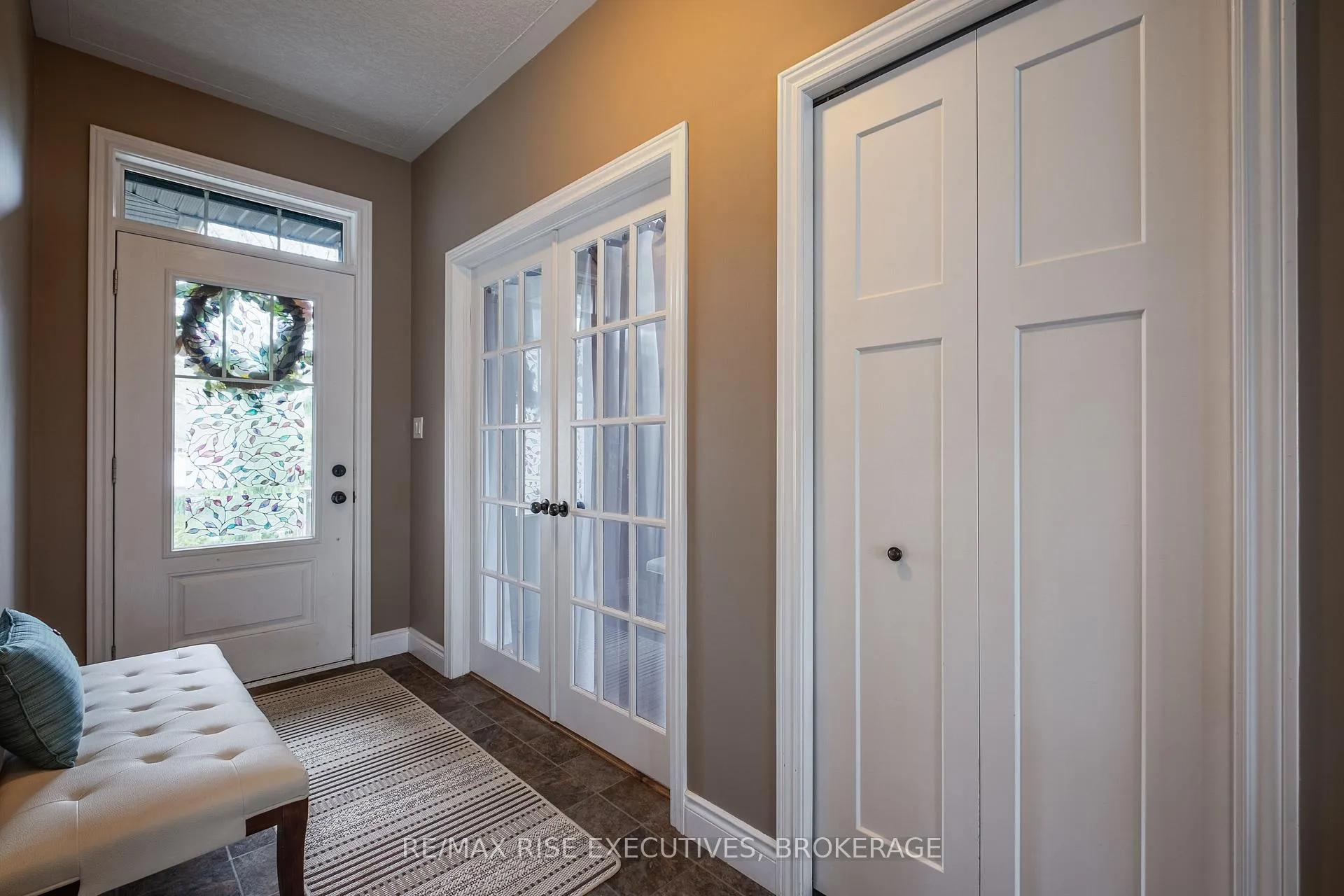 Photo 7 of 134 Islandview Drive, Loyalist, Amherstview — HOMEH