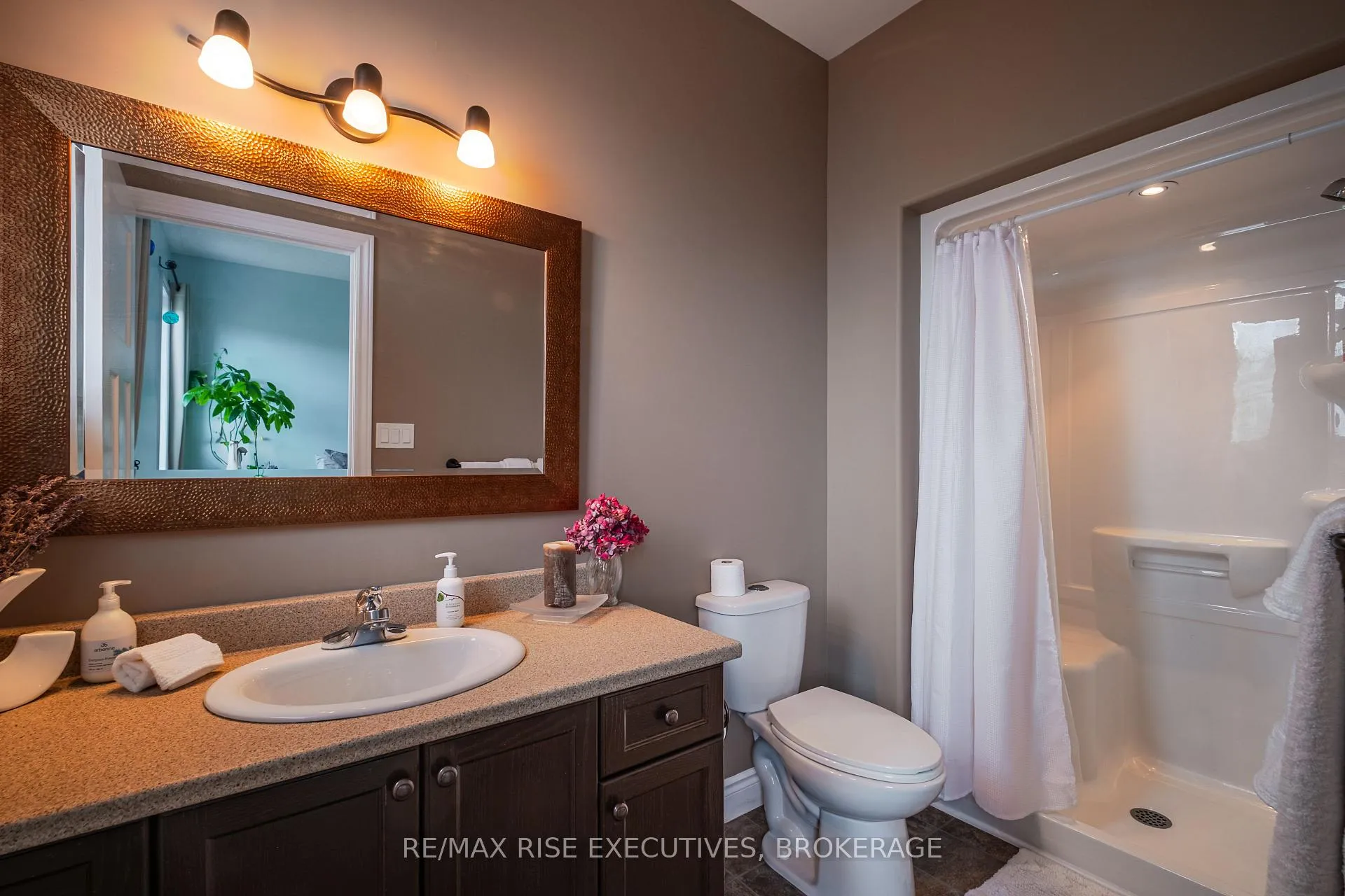 Photo 37 of 134 Islandview Drive, Loyalist, Amherstview — HOMEH