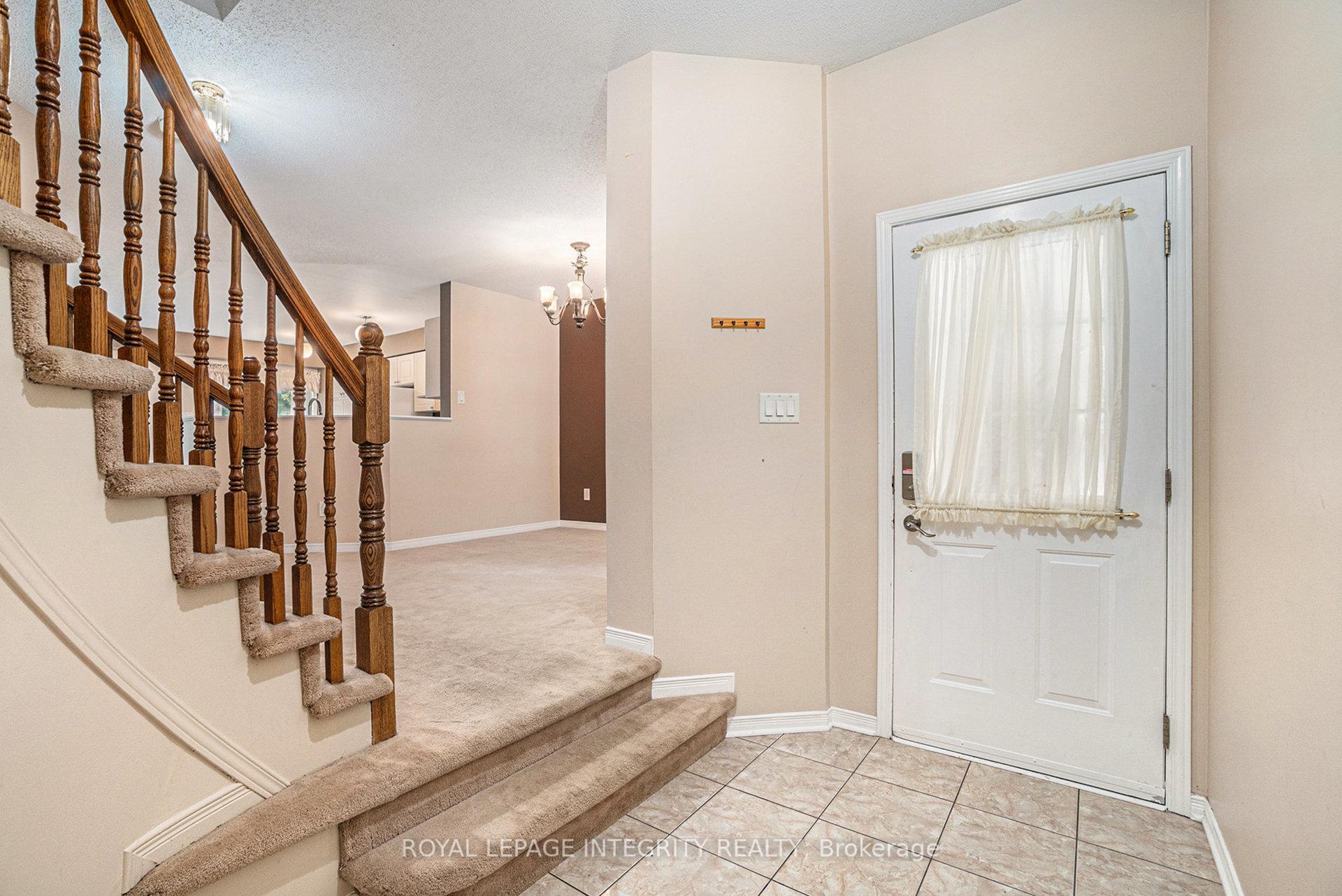 Photo 4 of 558 Aberfoyle Circle, Ottawa, Kanata - Morgan's Grant/South March — HOMEH