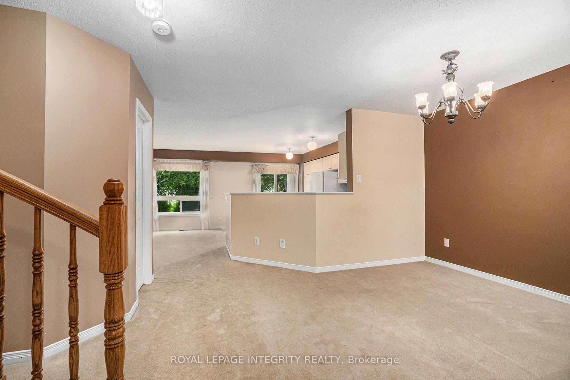 Photo 5 of 558 Aberfoyle Circle, Ottawa, Kanata - Morgan's Grant/South March — HOMEH