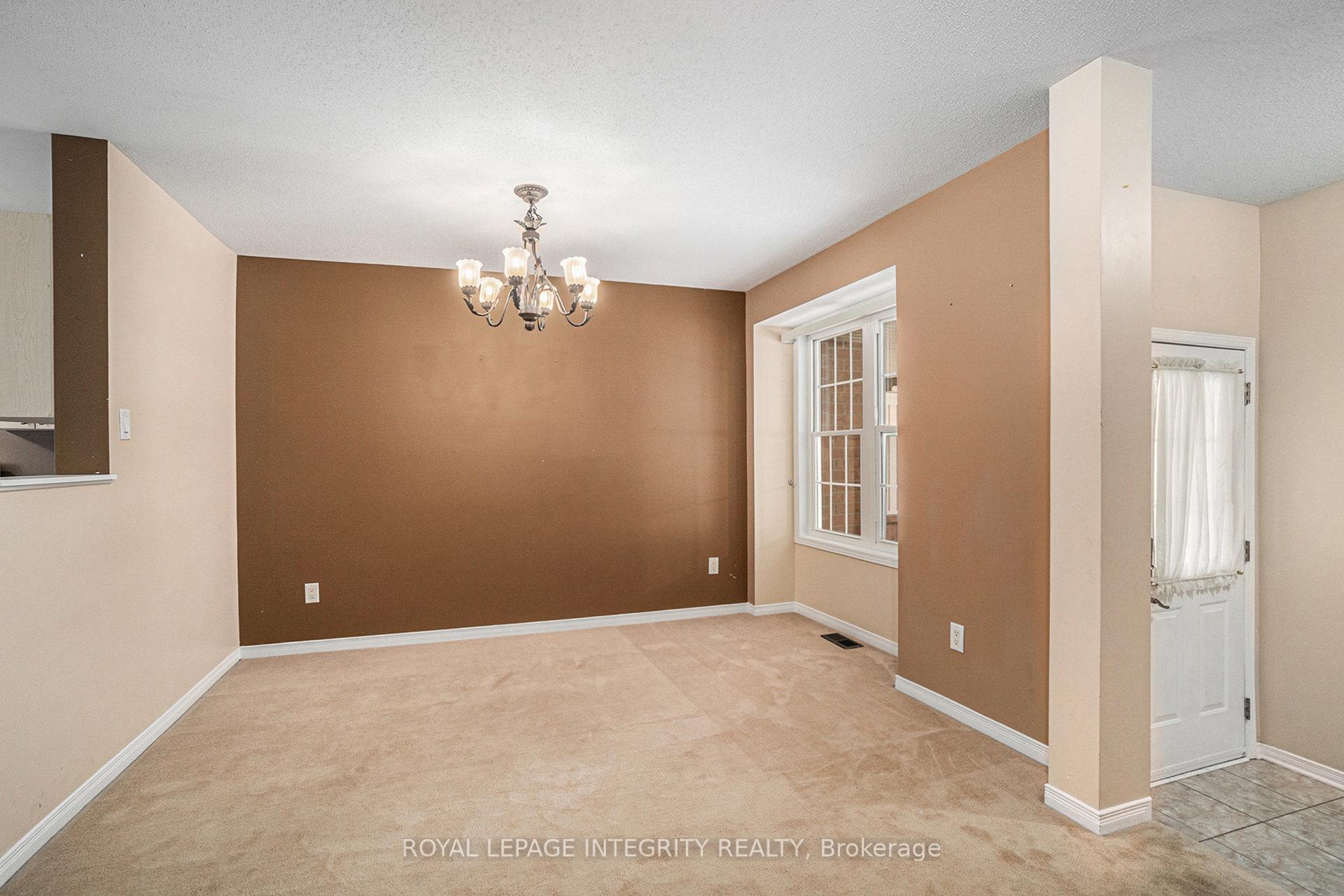 Photo 6 of 558 Aberfoyle Circle, Ottawa, Kanata - Morgan's Grant/South March — HOMEH