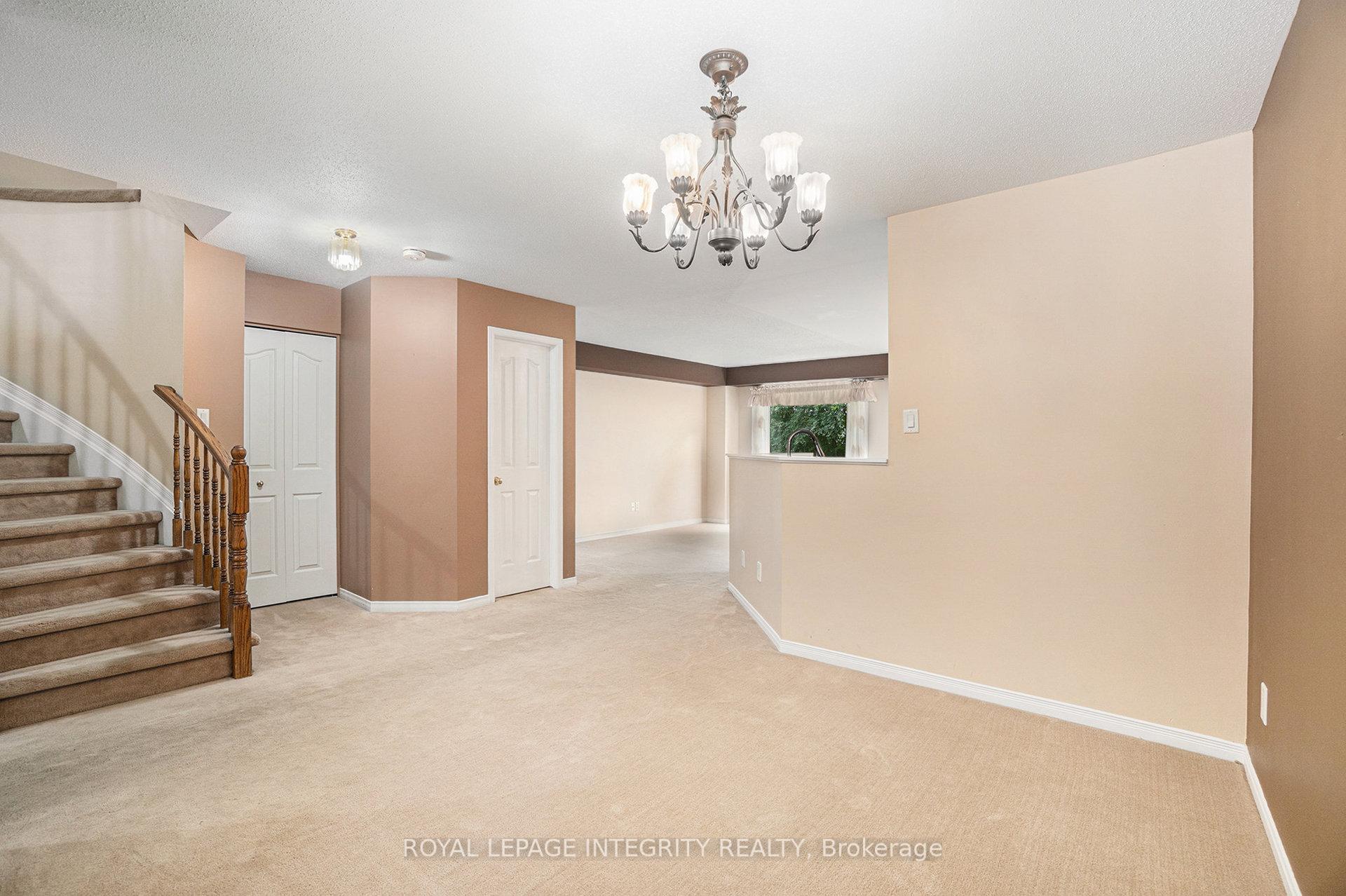 Photo 7 of 558 Aberfoyle Circle, Ottawa, Kanata - Morgan's Grant/South March — HOMEH