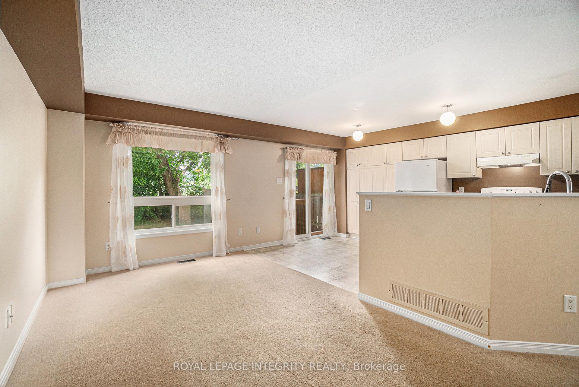 Photo 9 of 558 Aberfoyle Circle, Ottawa, Kanata - Morgan's Grant/South March — HOMEH