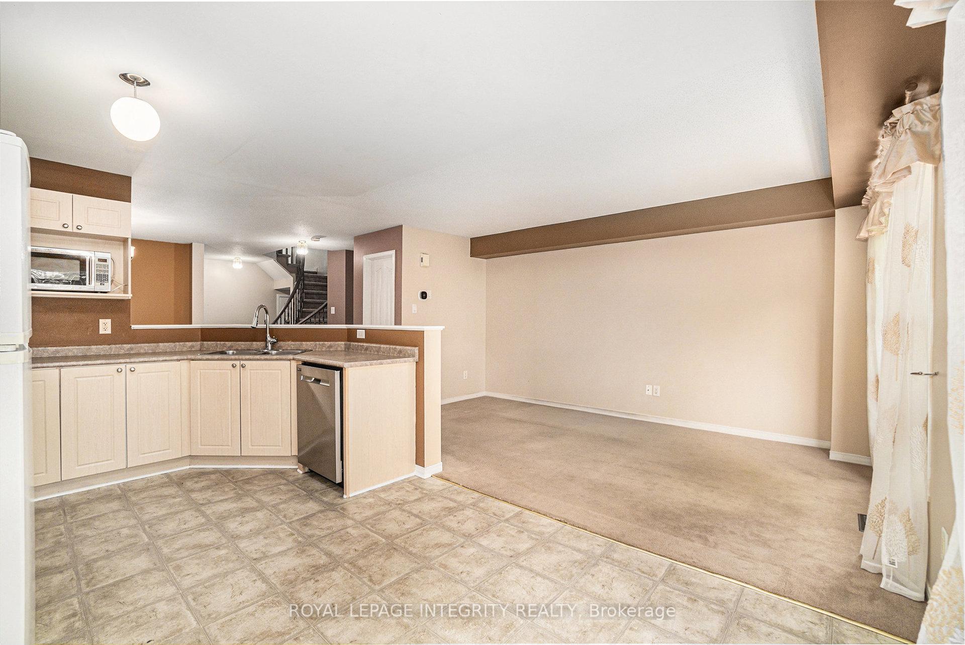 Photo 12 of 558 Aberfoyle Circle, Ottawa, Kanata - Morgan's Grant/South March — HOMEH