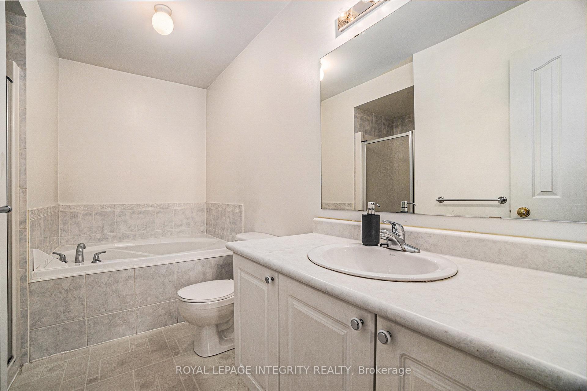 Photo 17 of 558 Aberfoyle Circle, Ottawa, Kanata - Morgan's Grant/South March — HOMEH