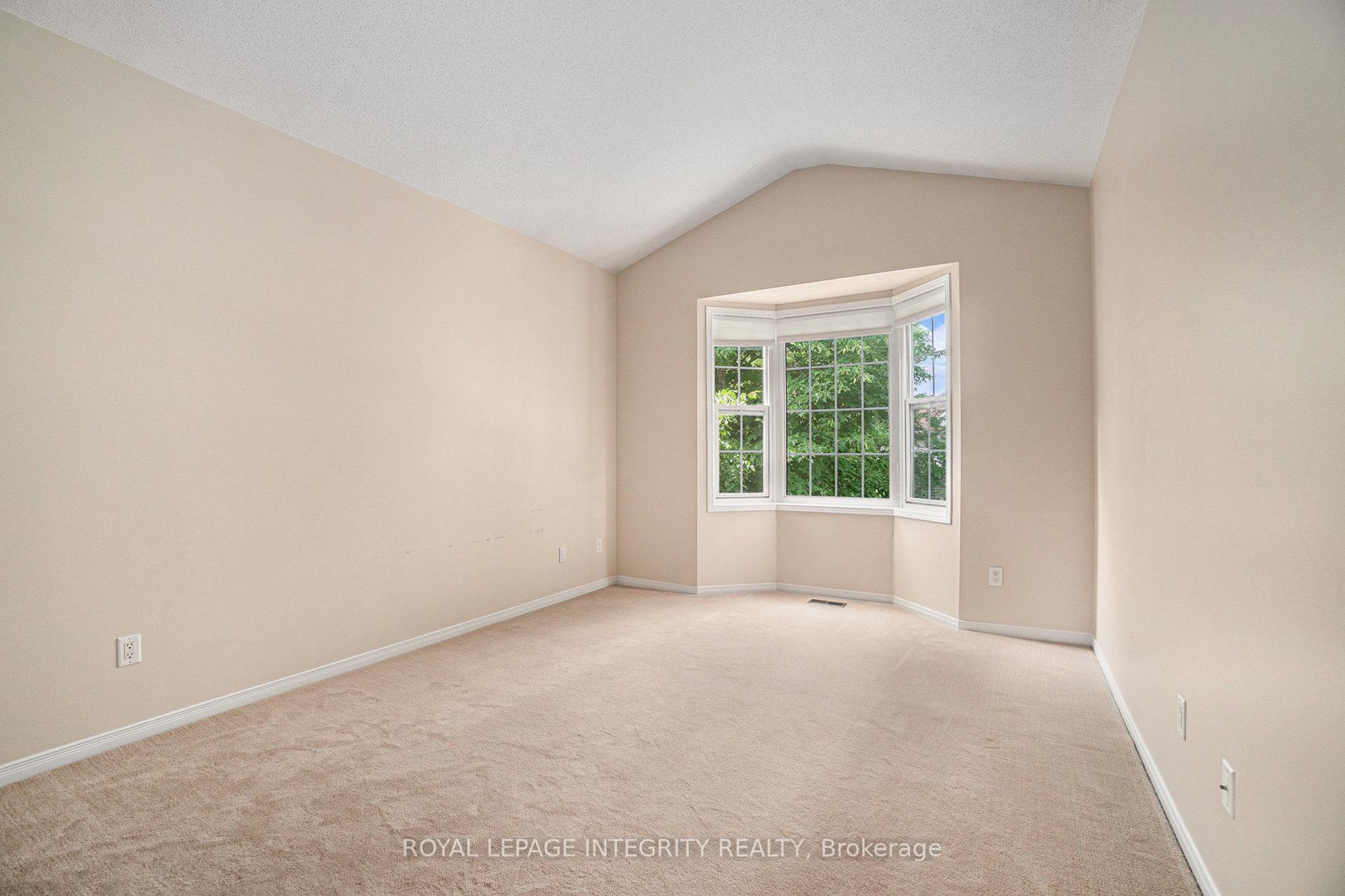 Photo 24 of 558 Aberfoyle Circle, Ottawa, Kanata - Morgan's Grant/South March — HOMEH