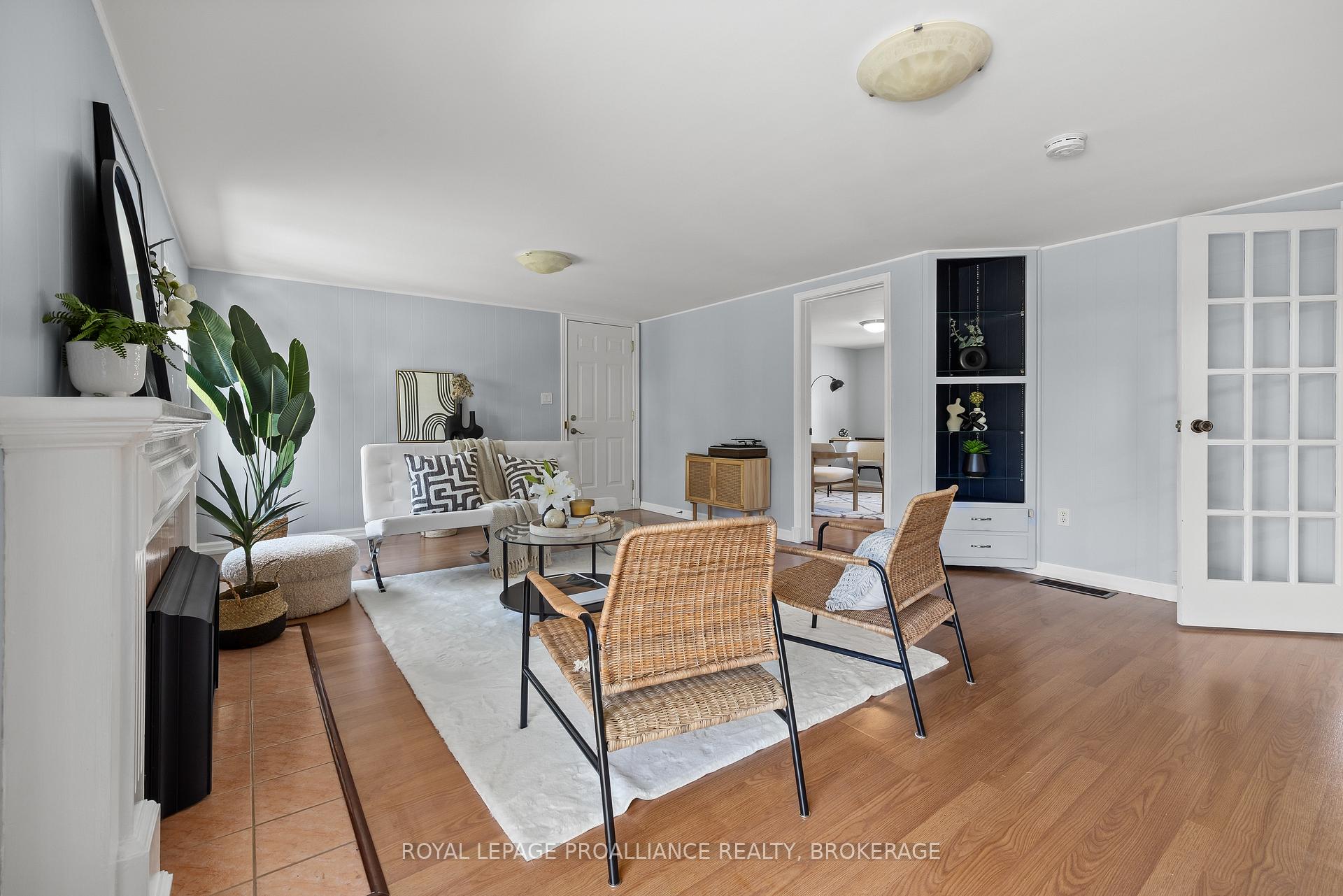 Photo 8 of 35 Manitou Crescent E, Loyalist, Amherstview — HOMEH
