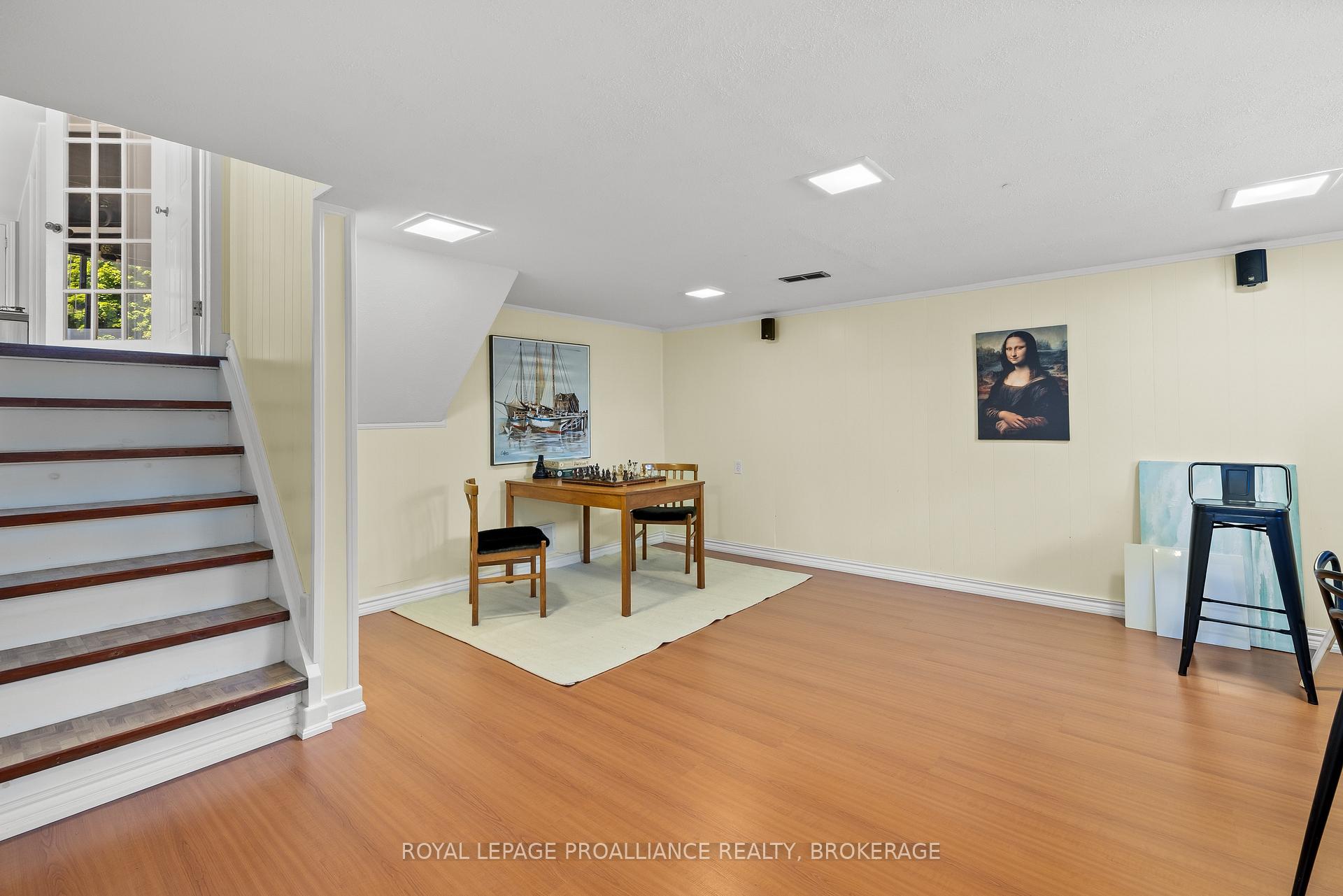 Photo 31 of 35 Manitou Crescent E, Loyalist, Amherstview — HOMEH