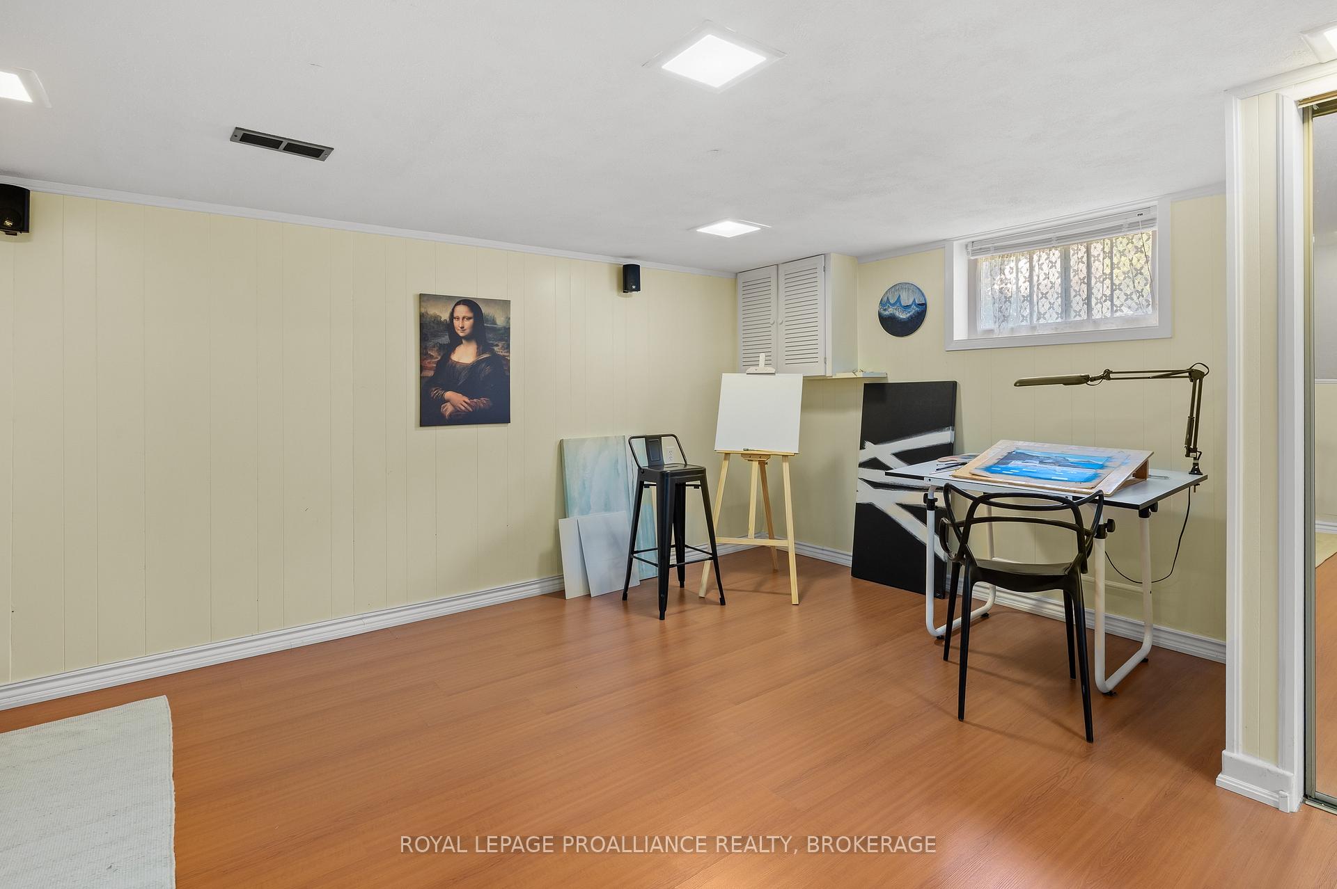 Photo 32 of 35 Manitou Crescent E, Loyalist, Amherstview — HOMEH