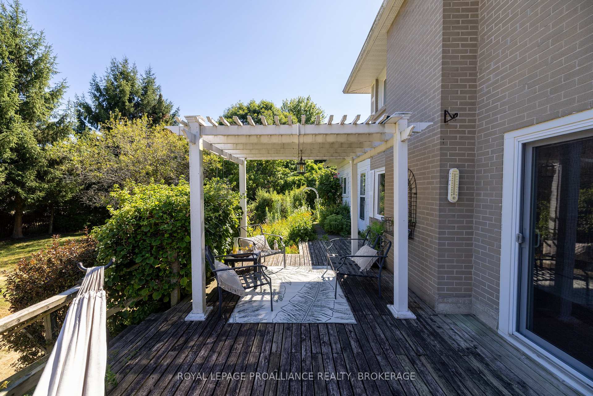 Photo 39 of 35 Manitou Crescent E, Loyalist, Amherstview — HOMEH