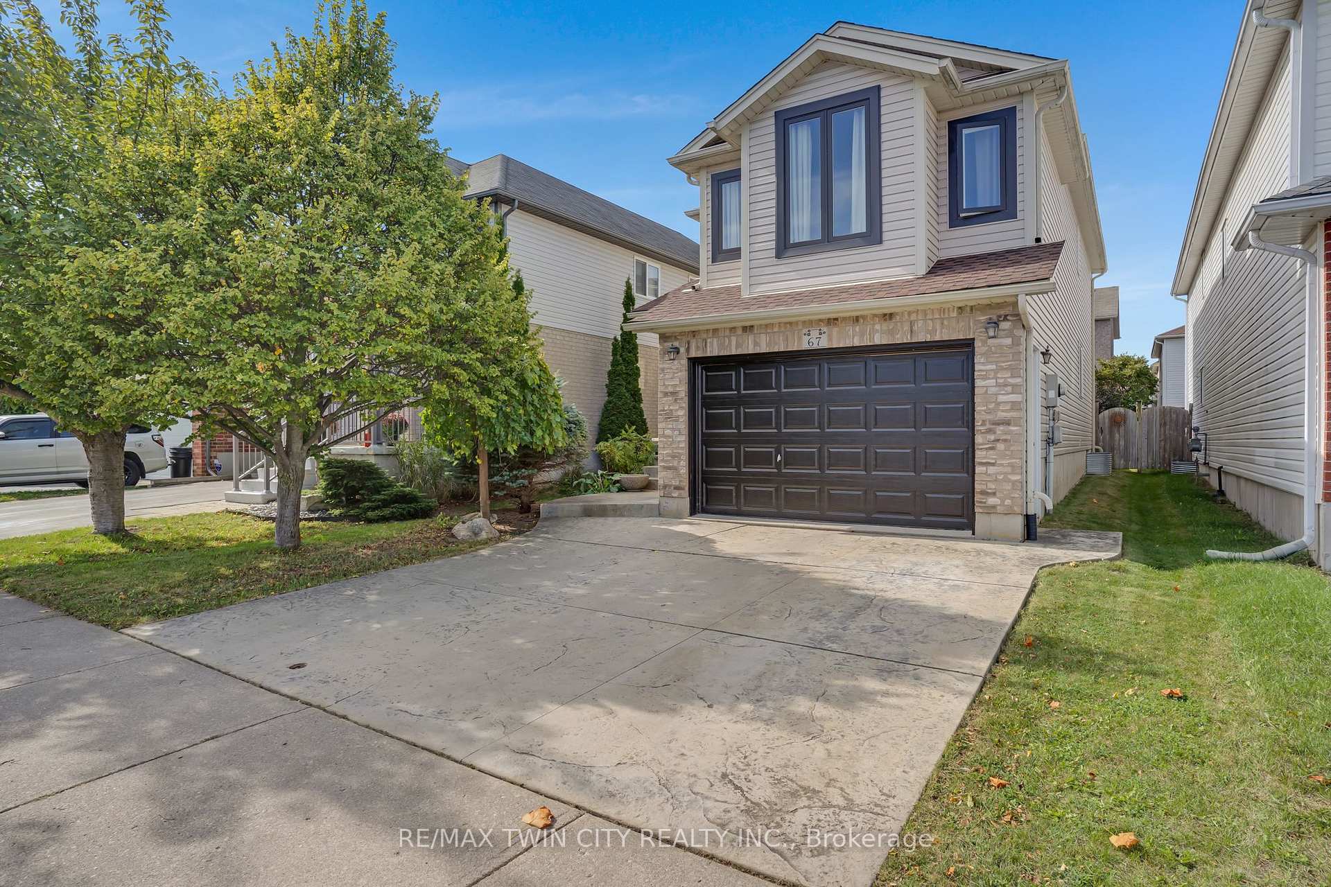 Photo 2 of 67 Tottenham Street, Kitchener — HOMEH
