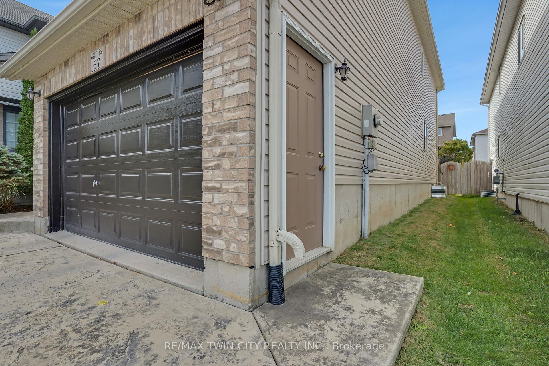 Photo 3 of 67 Tottenham Street, Kitchener — HOMEH