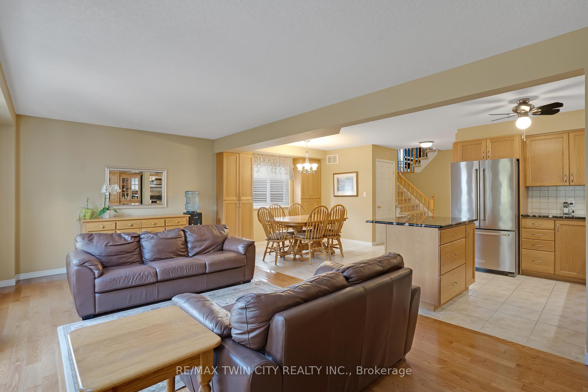 Photo 16 of 67 Tottenham Street, Kitchener — HOMEH