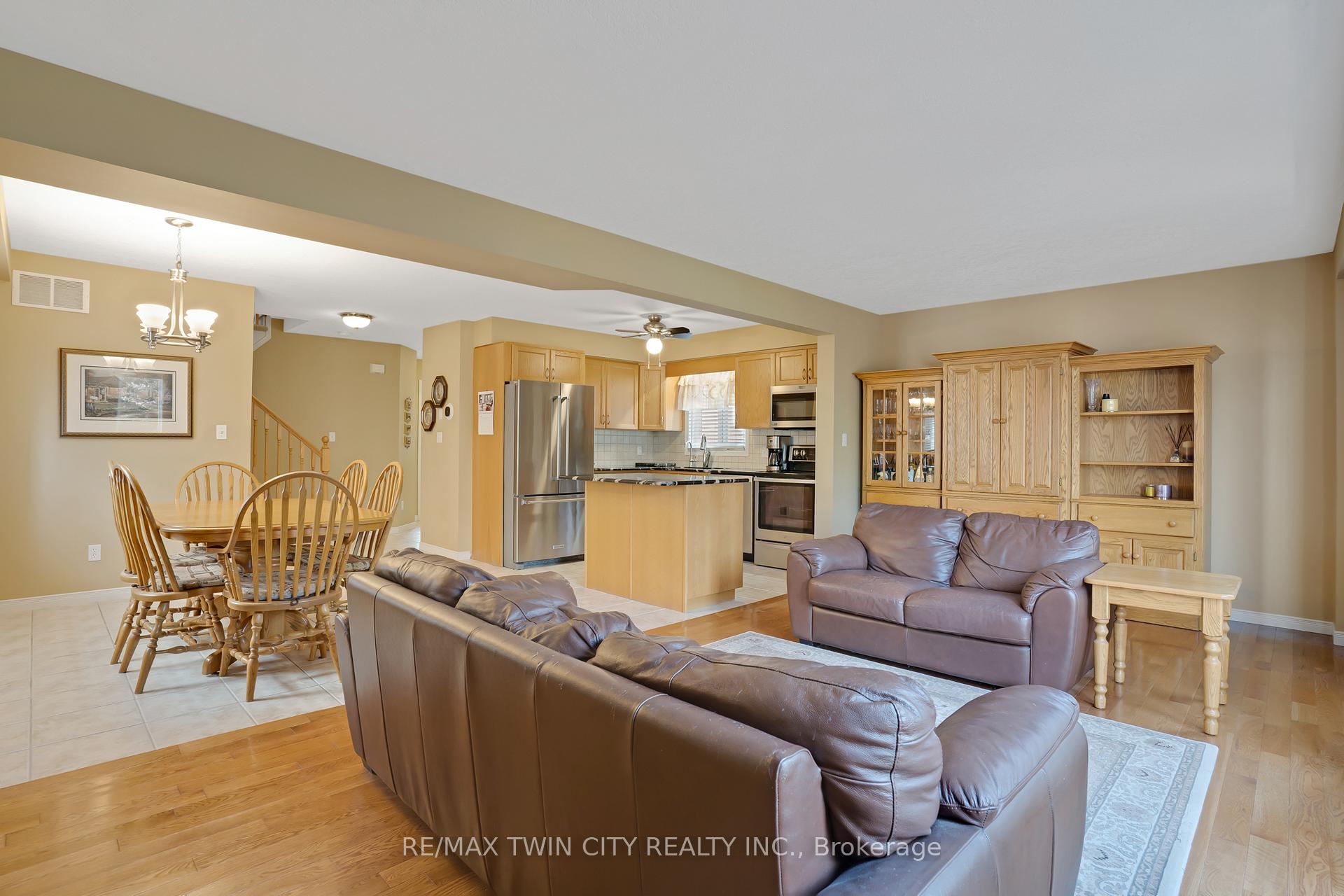 Photo 18 of 67 Tottenham Street, Kitchener — HOMEH
