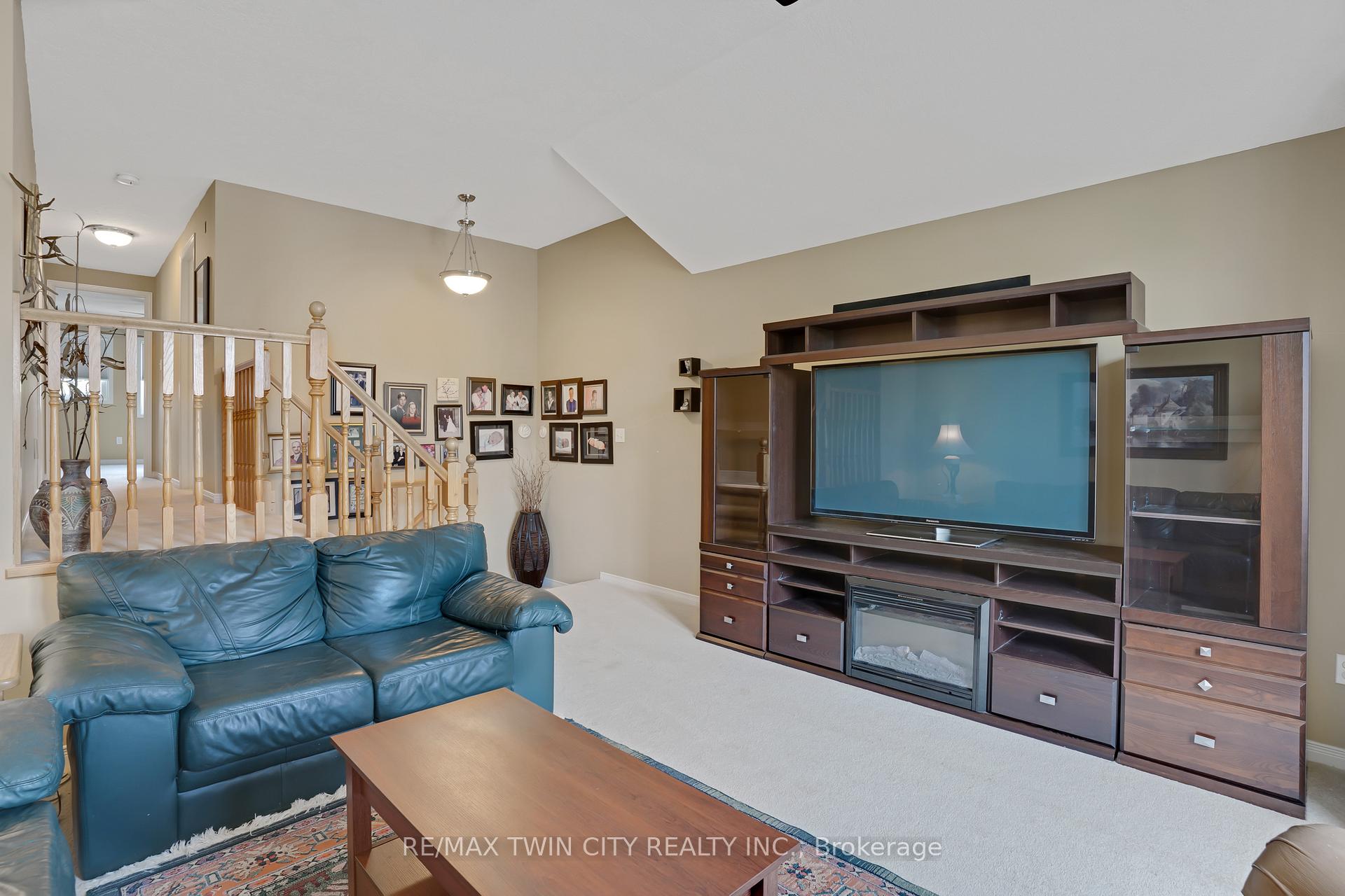 Photo 23 of 67 Tottenham Street, Kitchener — HOMEH