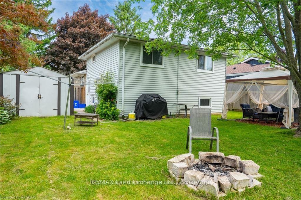 Photo 2 of 629 Scott Street, Kincardine — HOMEH