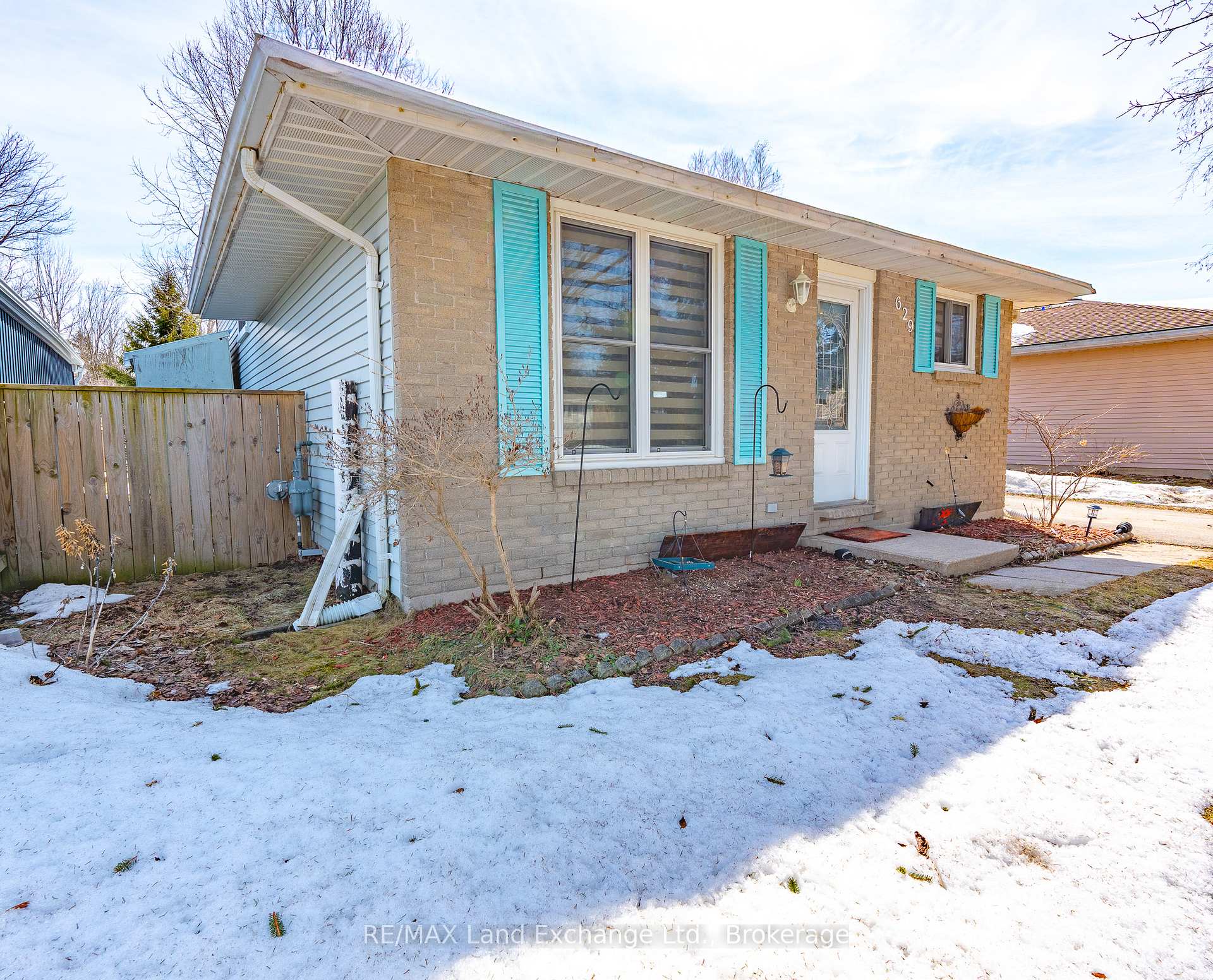 Photo 3 of 629 Scott Street, Kincardine — HOMEH
