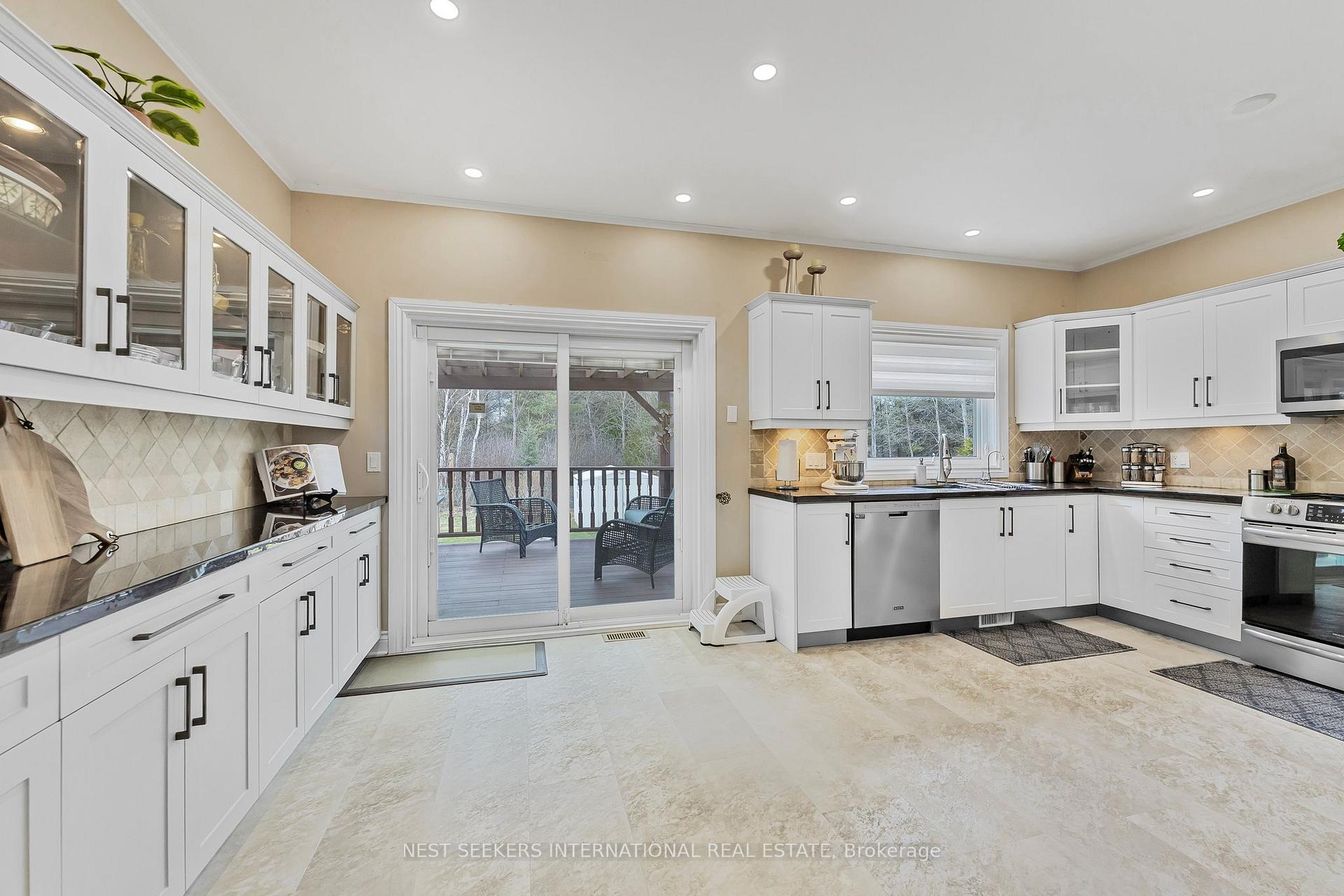 Photo 10 of 1438 Maple Road, Innisfil, Rural Innisfil — HOMEH