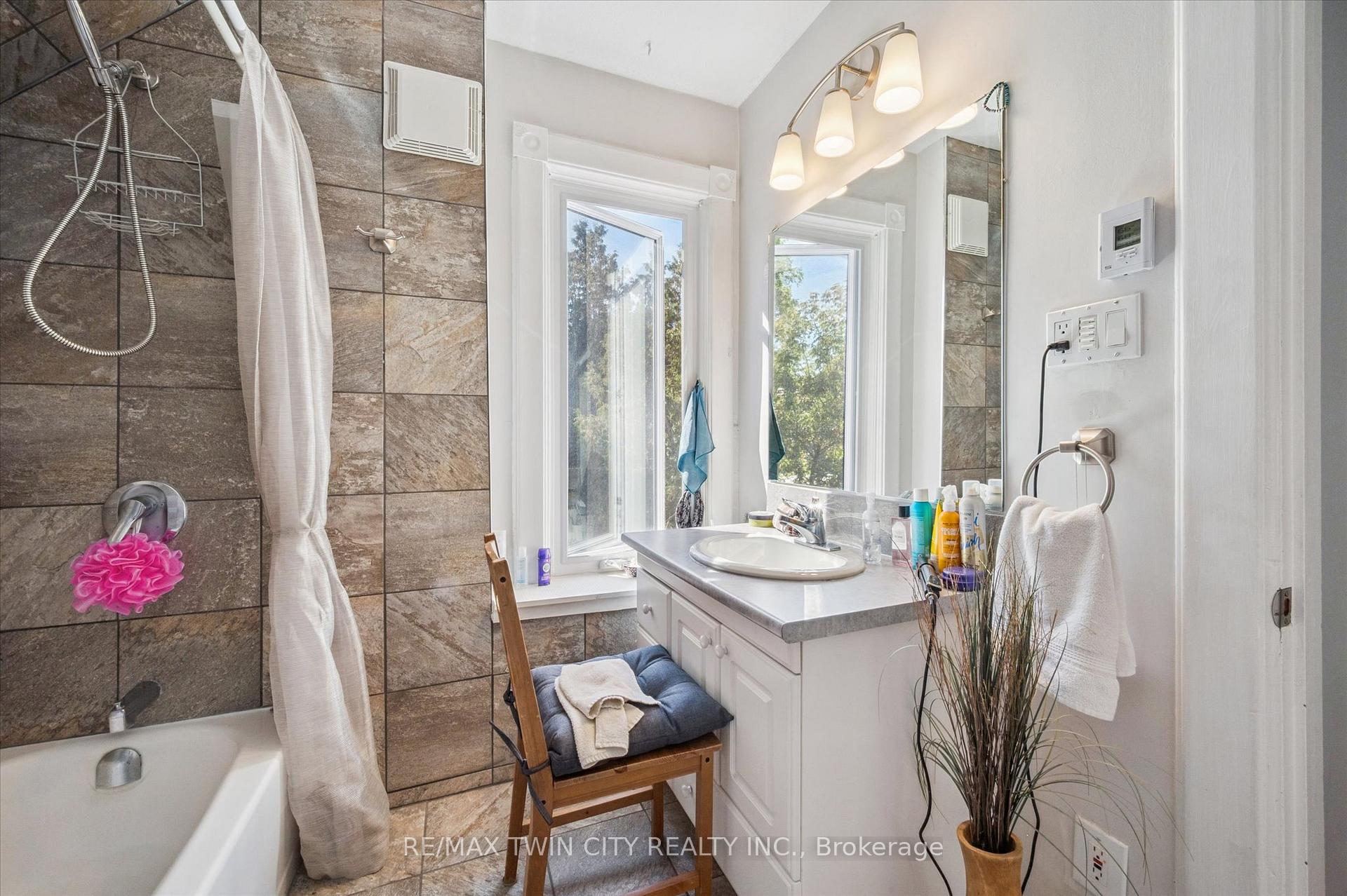 Photo 24 of 45 Samuel Street, Kitchener — HOMEH