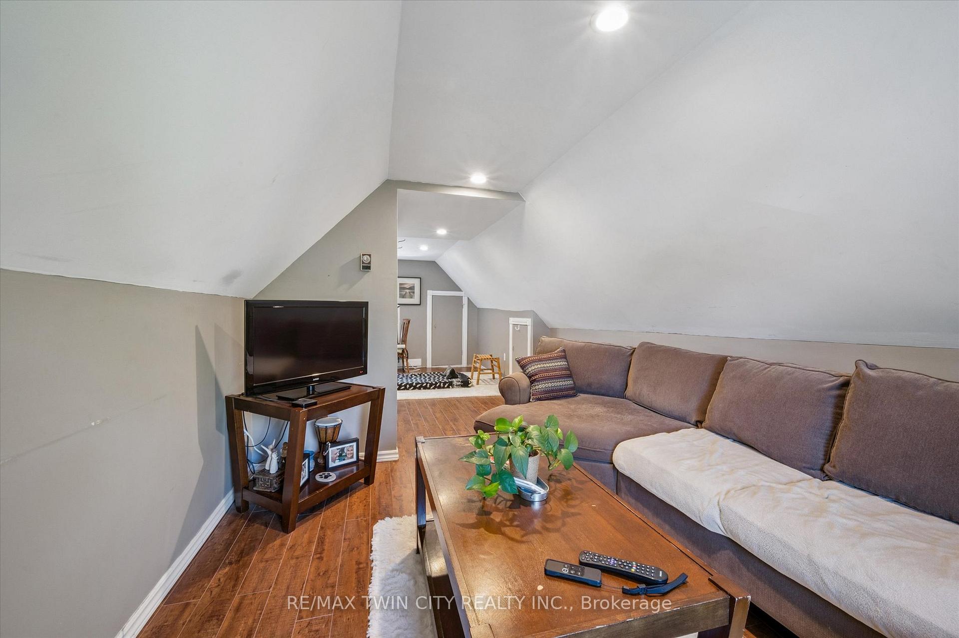Photo 31 of 45 Samuel Street, Kitchener — HOMEH