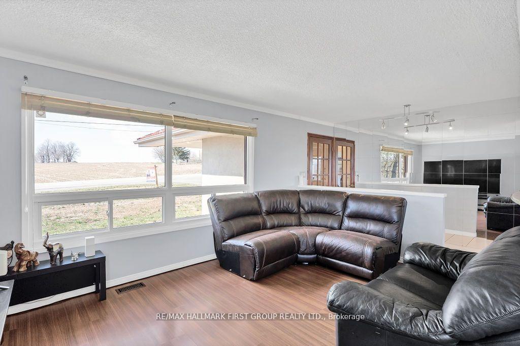 Photo 4 of 16585 Jane Street, King, Rural King — HOMEH