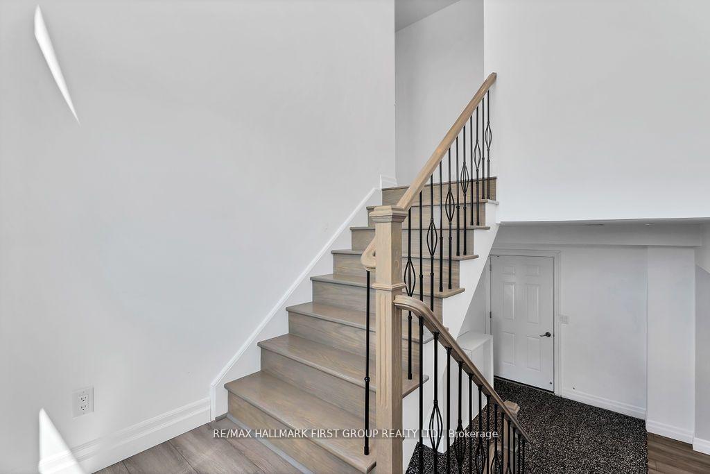 Photo 12 of 16585 Jane Street, King, Rural King — HOMEH