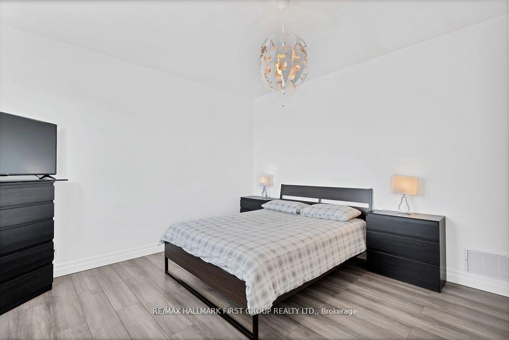 Photo 16 of 16585 Jane Street, King, Rural King — HOMEH