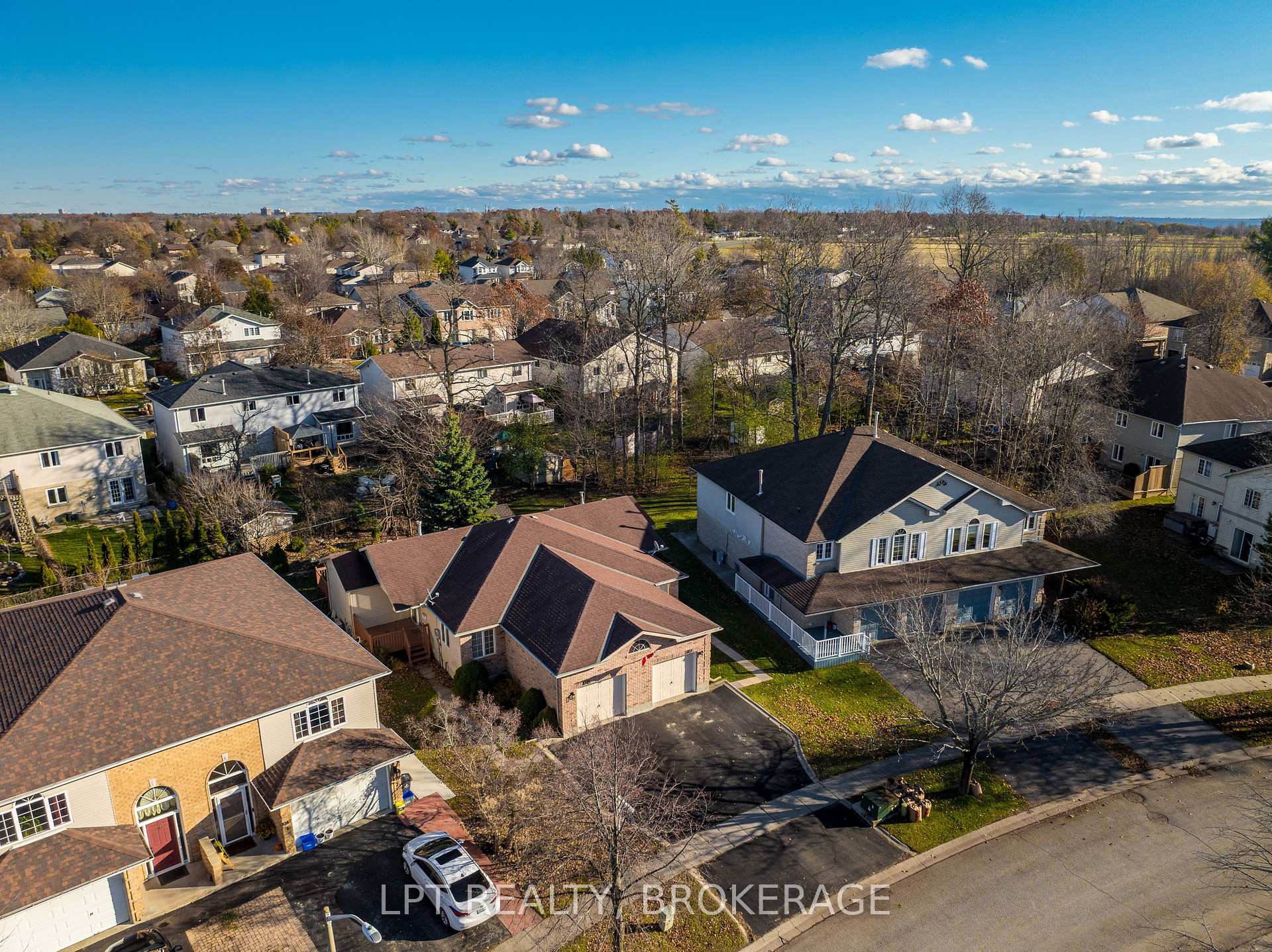 Front of 1049 Waterbury Crescent