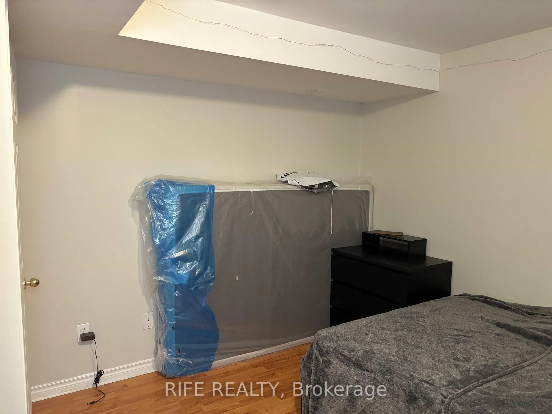 Photo 4 of Unit Lower Unit, 21 Boxhill Road, Markham, Milliken Mills East — HOMEH