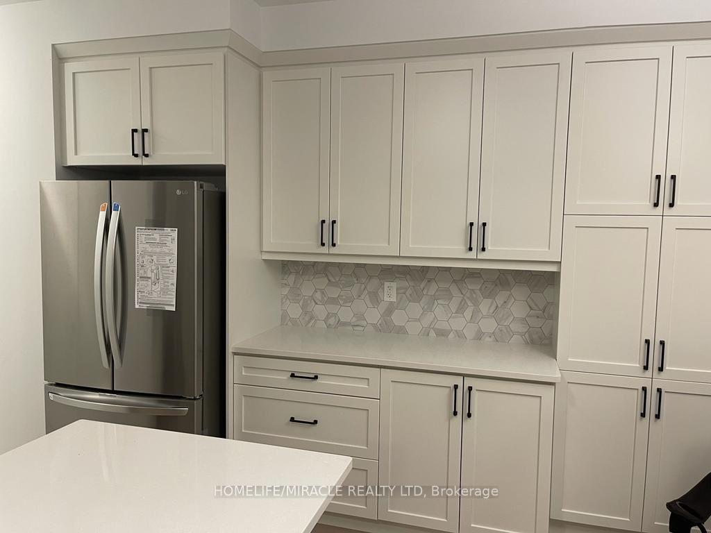 Photo 4 of 155 Rosenberg Way, Kitchener — HOMEH