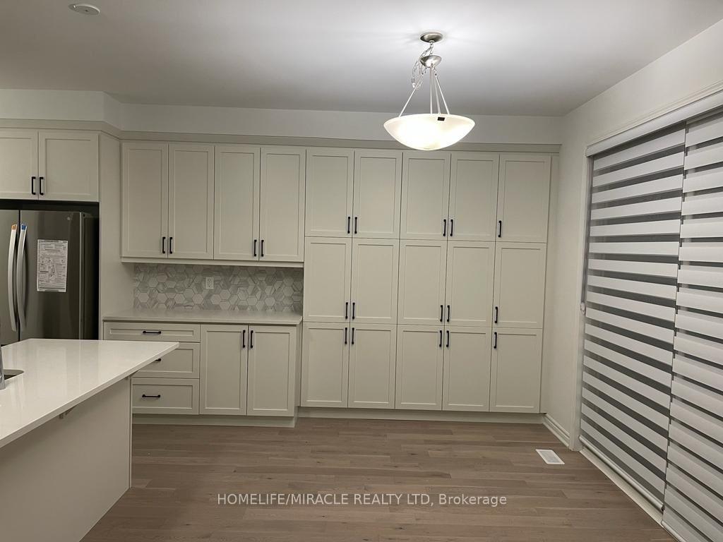 Photo 5 of 155 Rosenberg Way, Kitchener — HOMEH