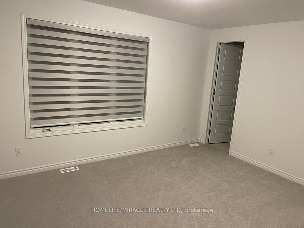Photo 10 of 155 Rosenberg Way, Kitchener — HOMEH