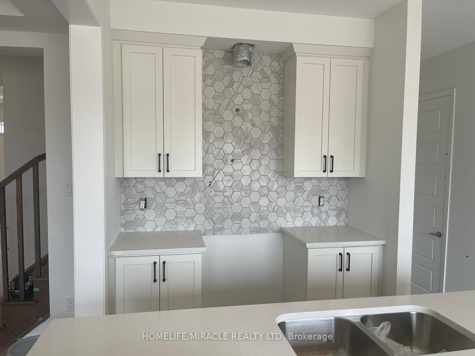 Photo 12 of 155 Rosenberg Way, Kitchener — HOMEH