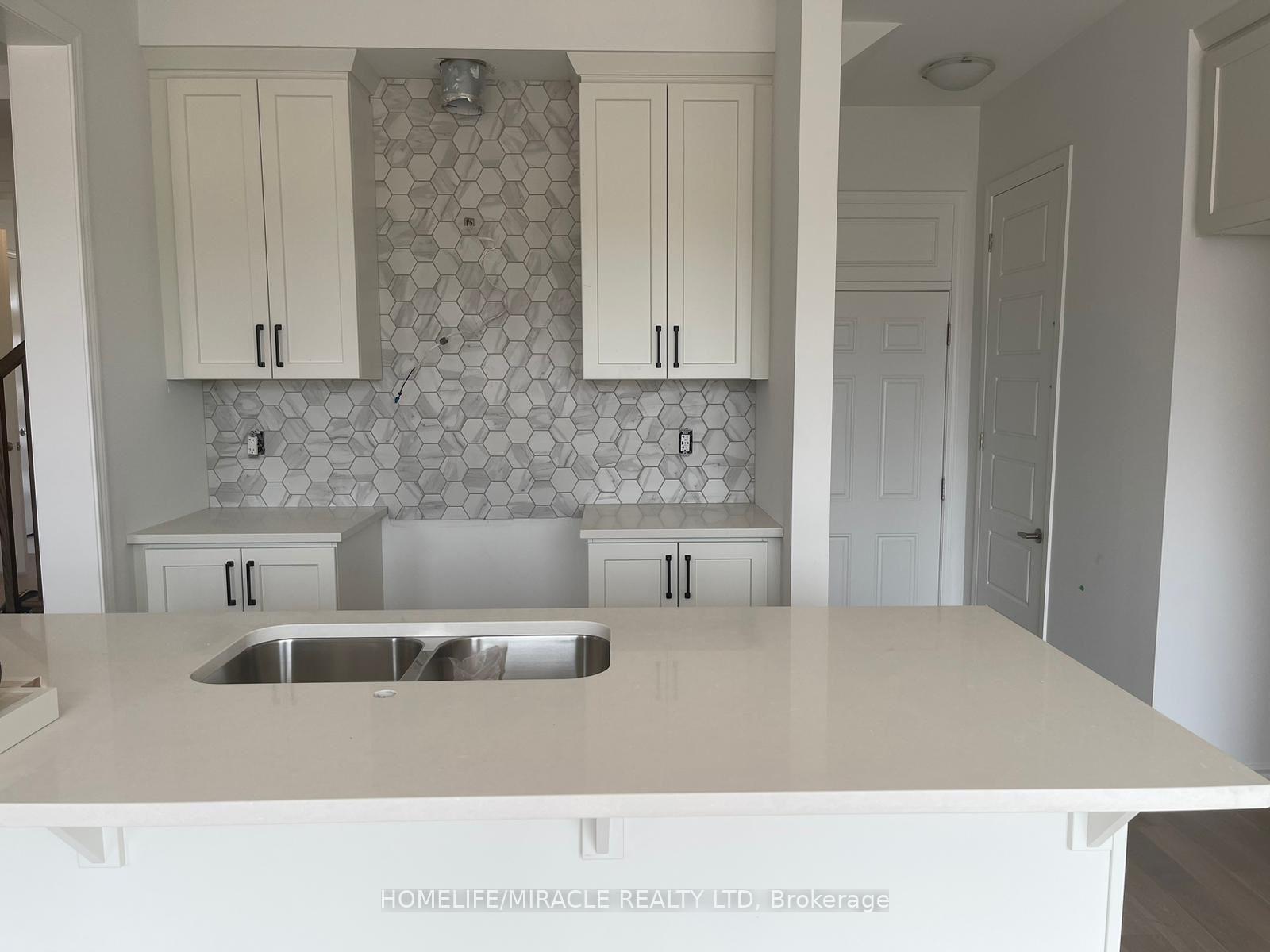 Photo 13 of 155 Rosenberg Way, Kitchener — HOMEH