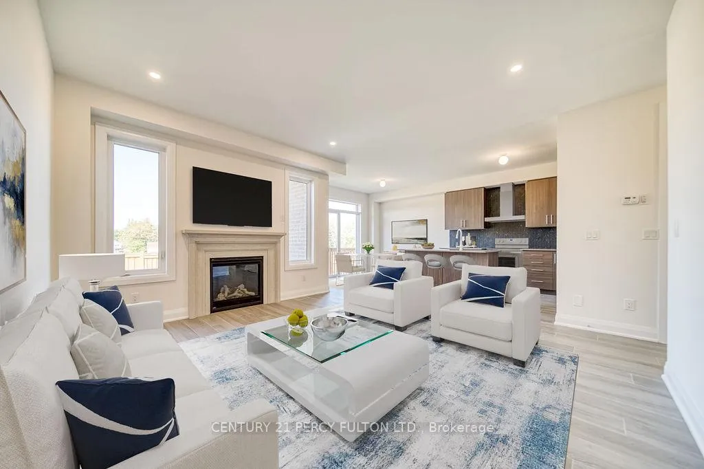 Photo 5 of 1350 Davis Loop, Innisfil, Lefroy — HOMEH