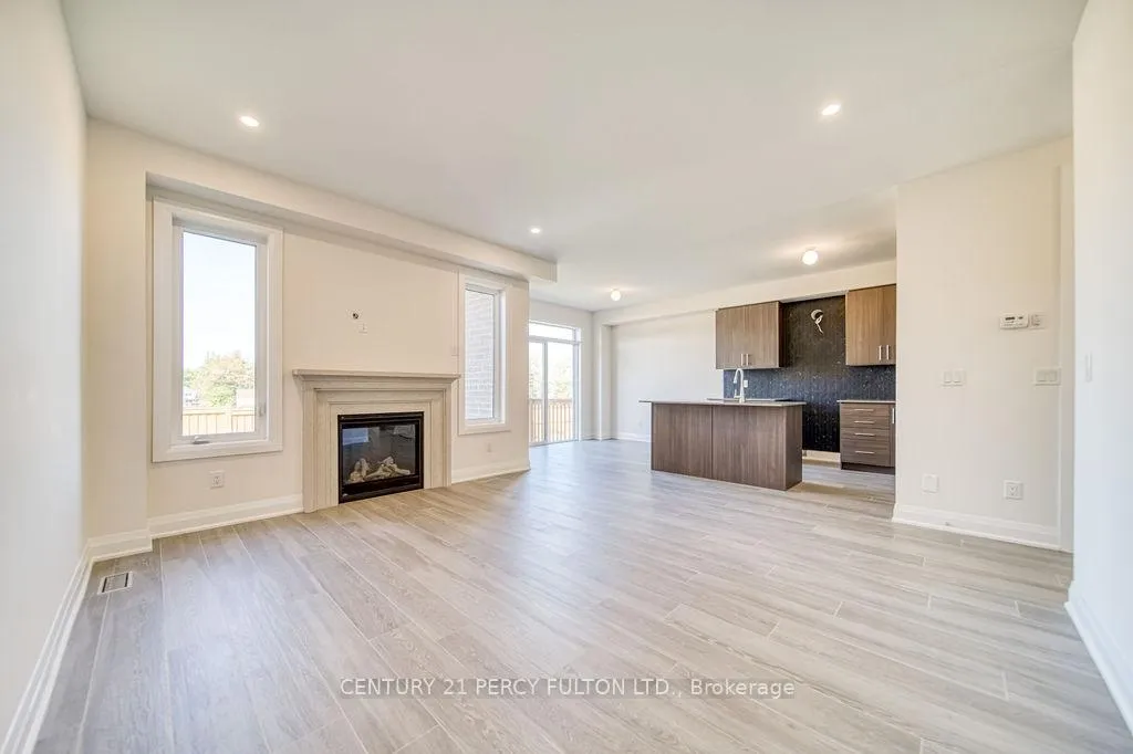 Photo 6 of 1350 Davis Loop, Innisfil, Lefroy — HOMEH