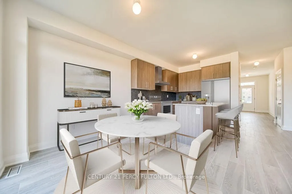 Photo 9 of 1350 Davis Loop, Innisfil, Lefroy — HOMEH