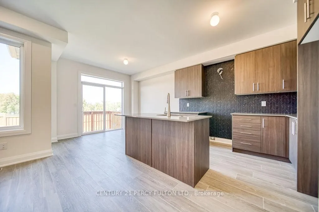 Photo 11 of 1350 Davis Loop, Innisfil, Lefroy — HOMEH