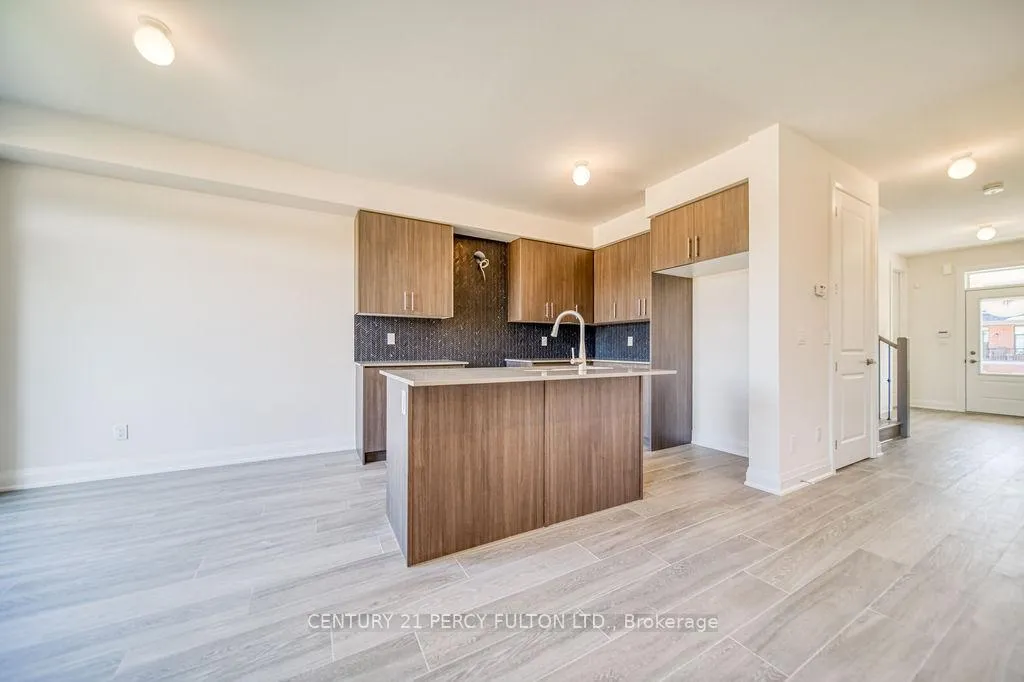 Photo 12 of 1350 Davis Loop, Innisfil, Lefroy — HOMEH