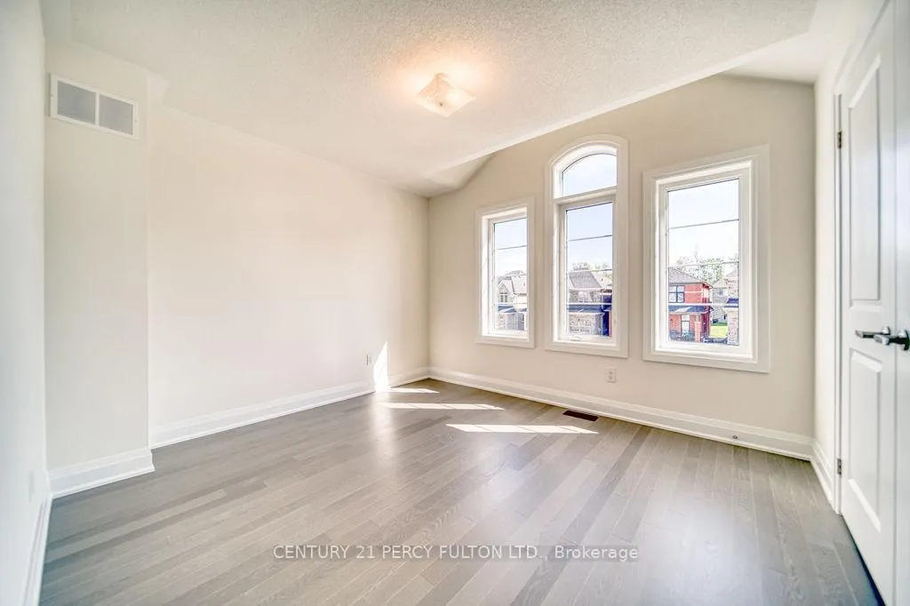 Photo 20 of 1350 Davis Loop, Innisfil, Lefroy — HOMEH