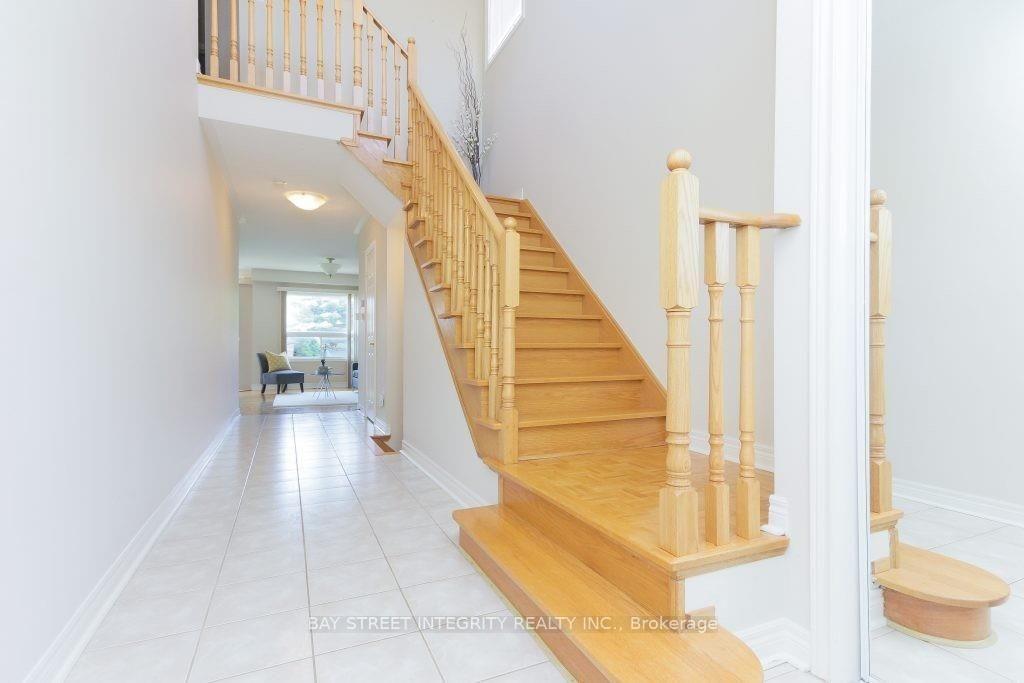 Photo 3 of 150 Valentina Drive, Markham, Village Green-South Unionville — HOMEH