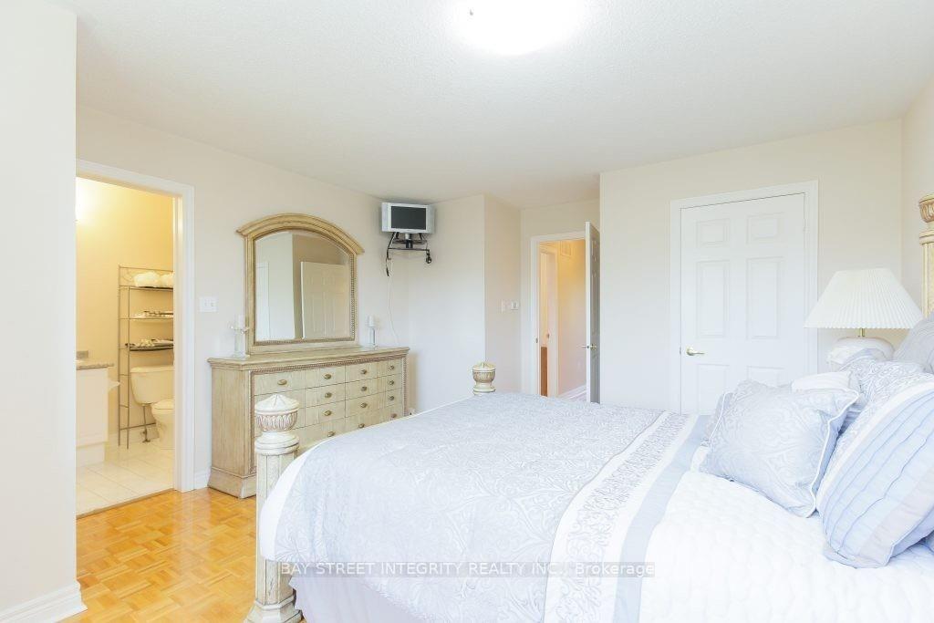 Photo 10 of 150 Valentina Drive, Markham, Village Green-South Unionville — HOMEH