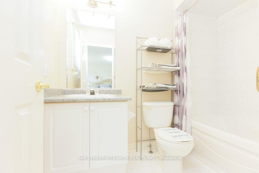 Photo 11 of 150 Valentina Drive, Markham, Village Green-South Unionville — HOMEH