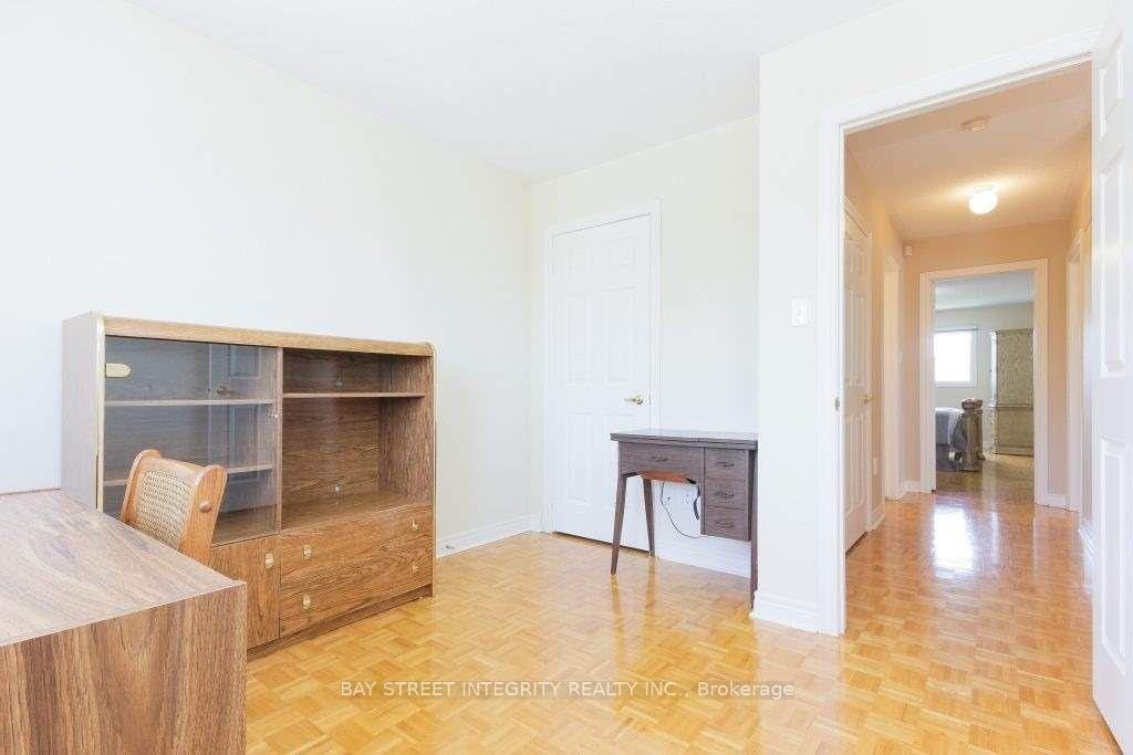 Photo 14 of 150 Valentina Drive, Markham, Village Green-South Unionville — HOMEH
