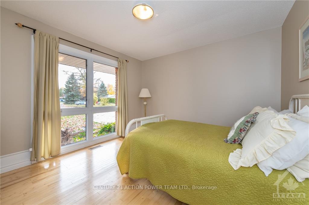 Photo 15 of 64 Banting Way, Ottawa, Kanata - Beaverbrook — HOMEH