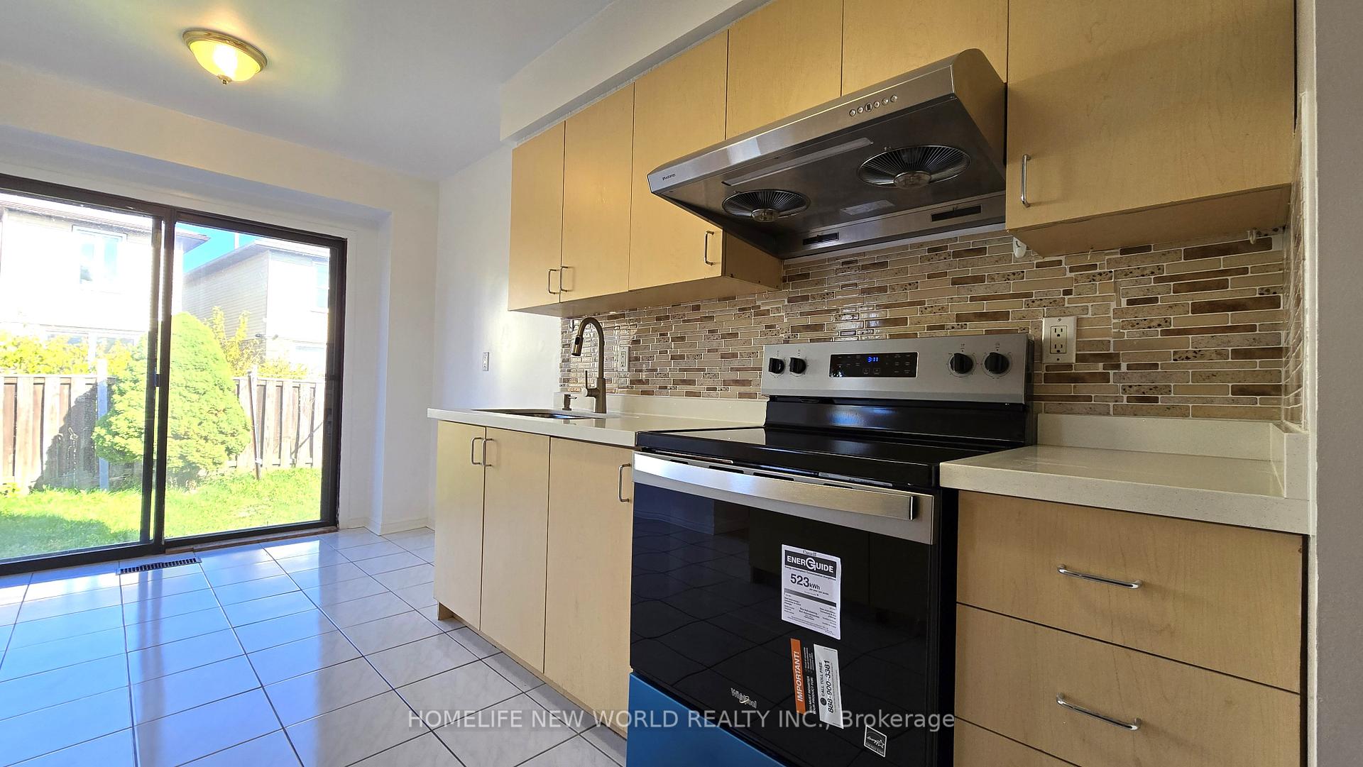 Photo 3 of 72 Pepperell Crescent, Markham, Milliken Mills West — HOMEH