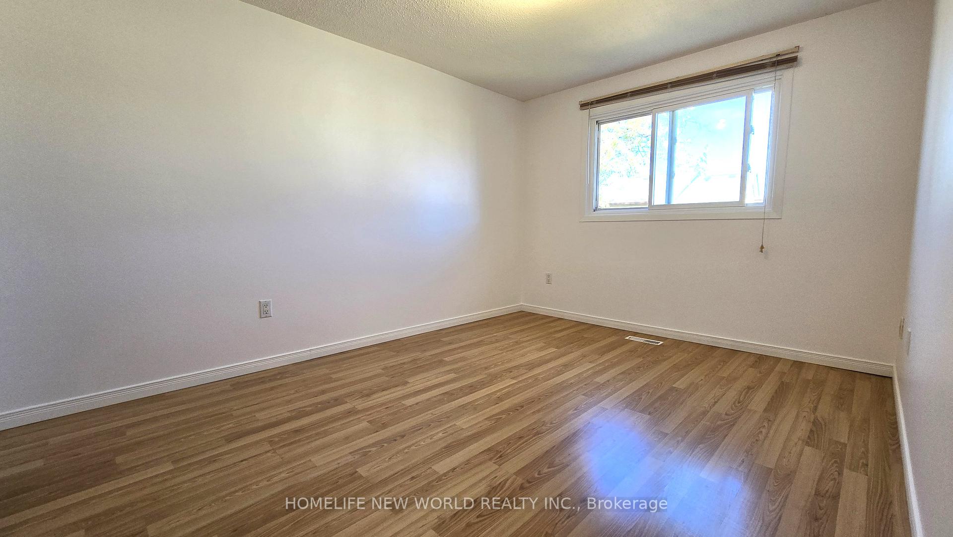 Photo 7 of 72 Pepperell Crescent, Markham, Milliken Mills West — HOMEH
