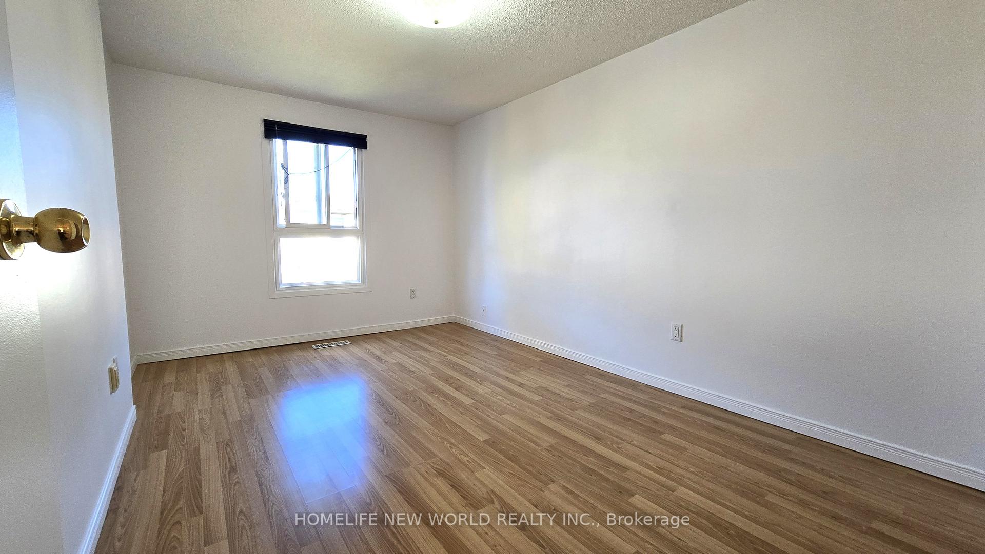 Photo 8 of 72 Pepperell Crescent, Markham, Milliken Mills West — HOMEH