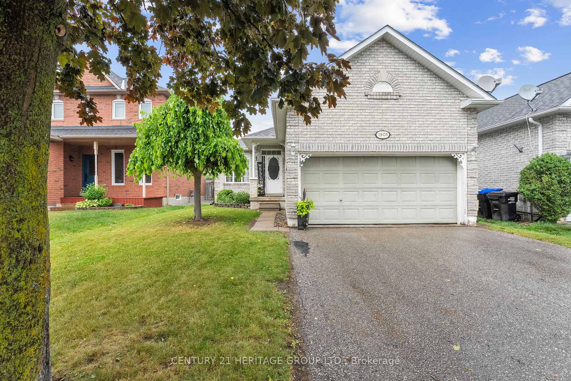 Photo 1 of 1901 Emerald Court, Innisfil, Alcona — HOMEH
