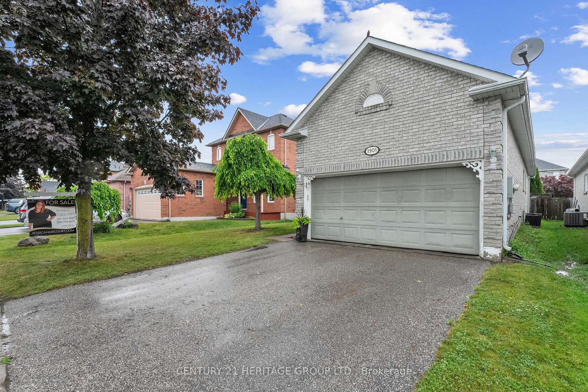 Photo 4 of 1901 Emerald Court, Innisfil, Alcona — HOMEH